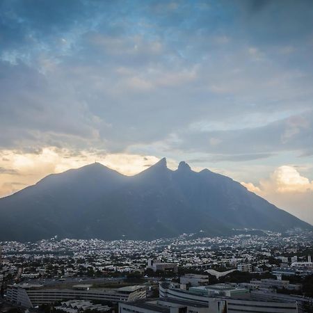 Отель One Monterrey Tecnologico Экстерьер фото