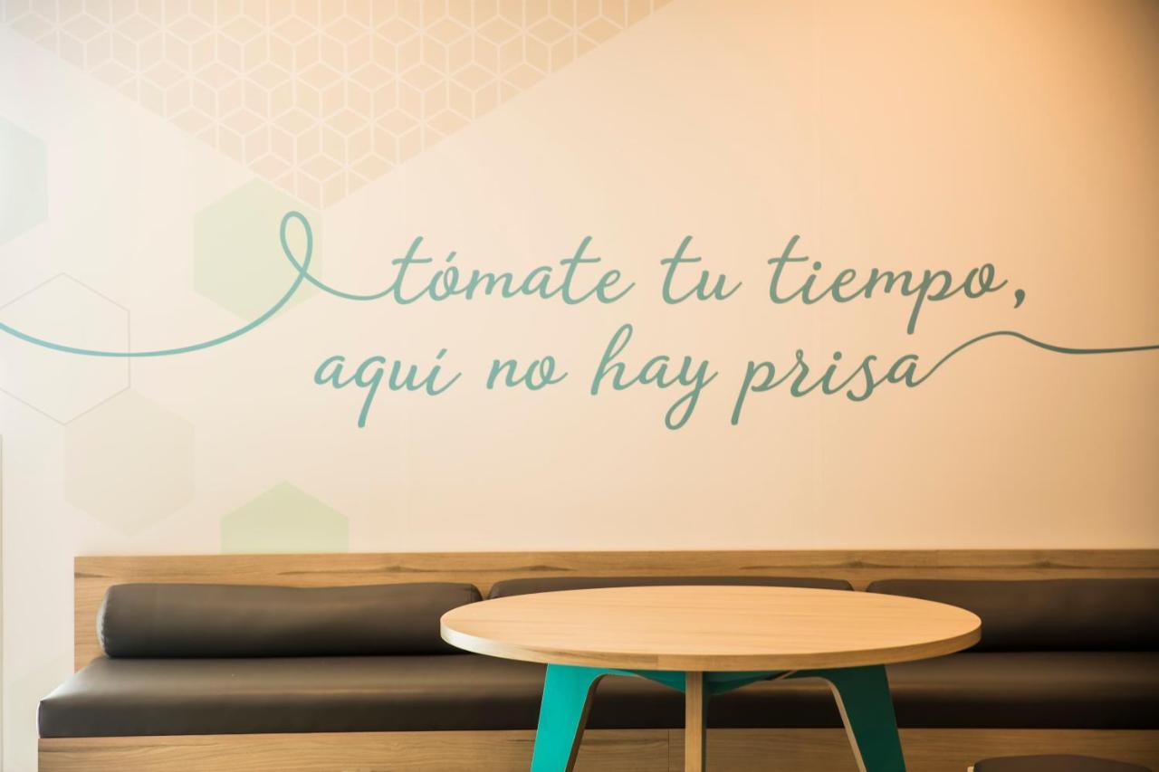 Отель One Monterrey Tecnologico Экстерьер фото